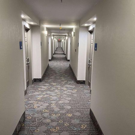 Days Inn & Suites By Wyndham Tahlequah Exterior photo