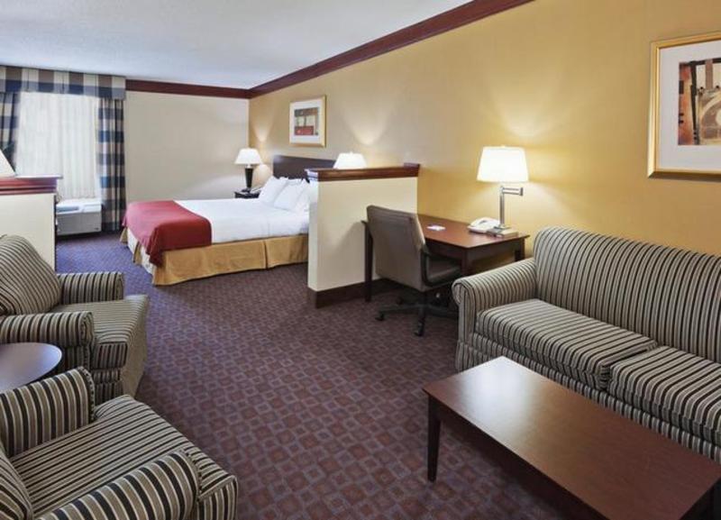 Days Inn & Suites By Wyndham Tahlequah Exterior photo